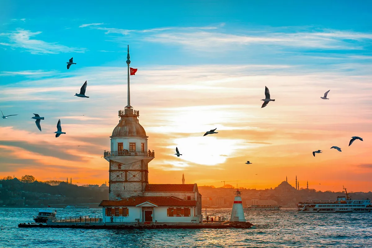 Bosphorus & Golden Horn Sunset Yacht Cruise with English-Speaking Guide experience photograph